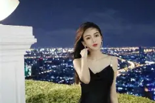 炸裂！司晓迪凌晨甩黑色吊带美照评论区从吃瓜到吐槽吵翻了天